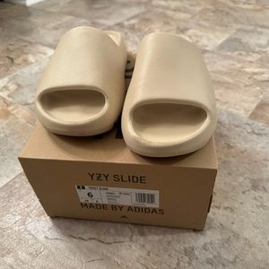 YZY Slides (Bone)